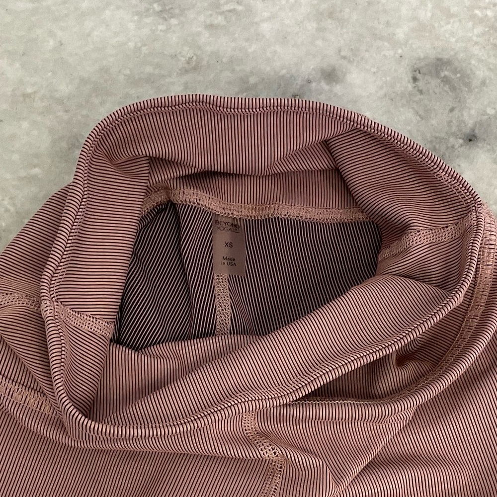 Beyond Yoga Ribbed Mauve Bike Shorts - Picture 13 of 14